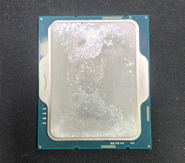 i9-14900K表面被液态金属腐蚀：Intel直接拒保！无话可说